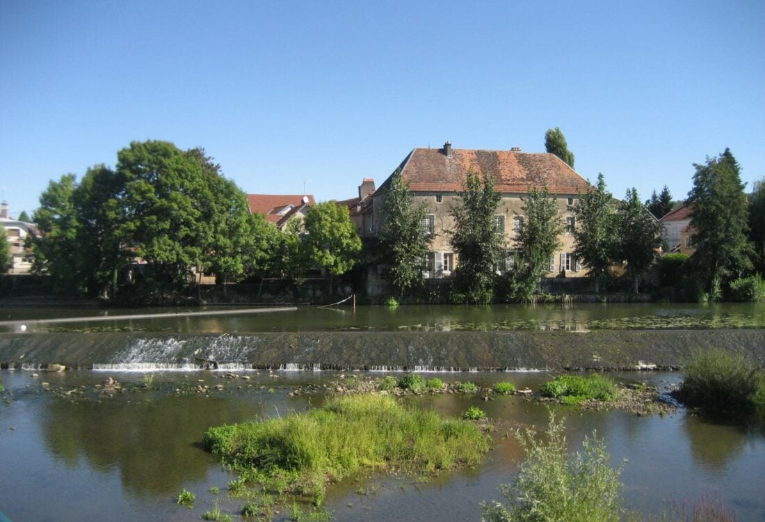 Haute-Saone dept Saône._Scey_sur_Saône_et_St_Albin_(Haute-Saône)_-_panoramio