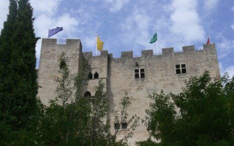 Crest_-_donjon_01