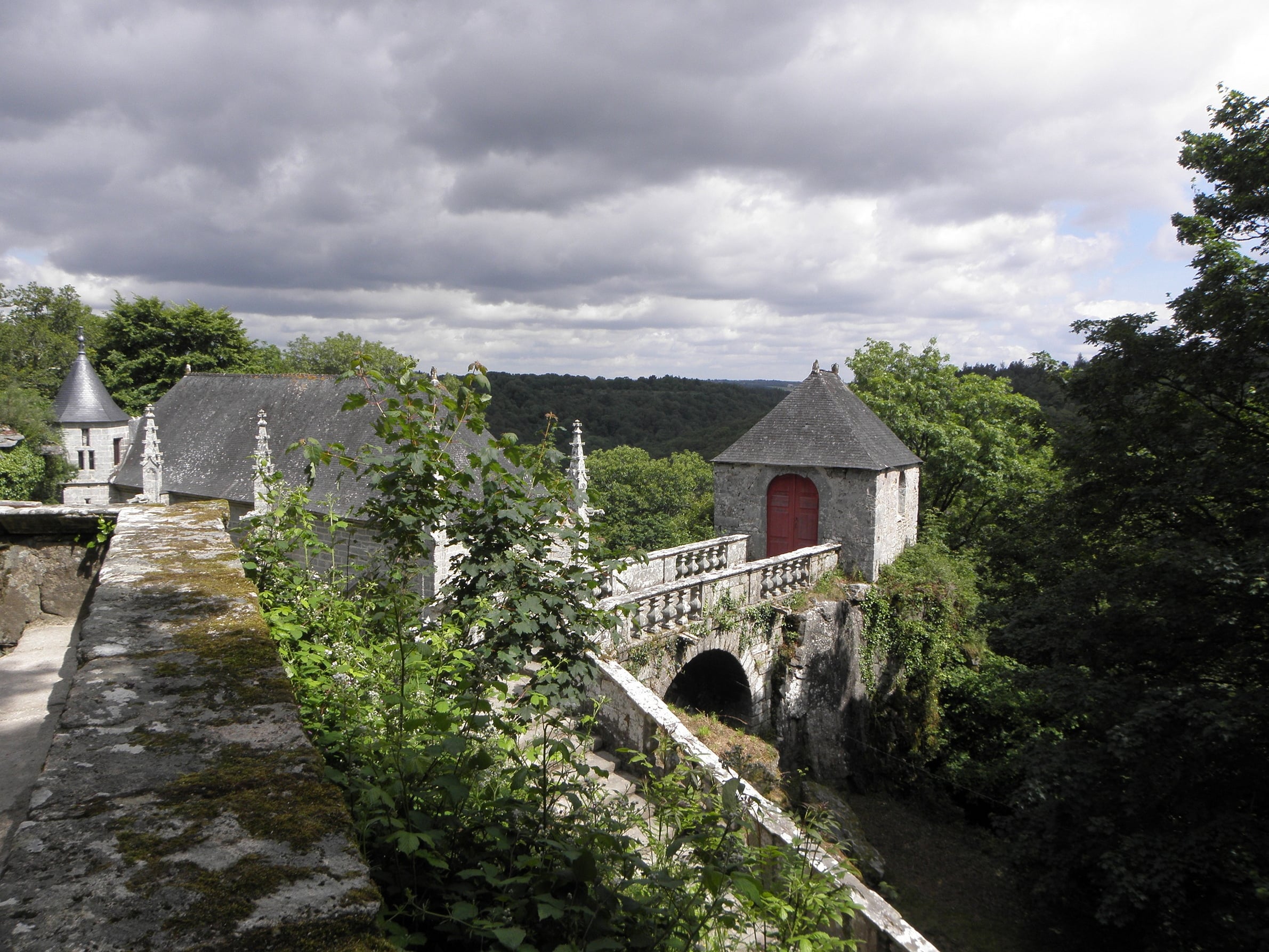 le-faou-t-een-charmant-dorp-in-hartje-bretagne-en-route