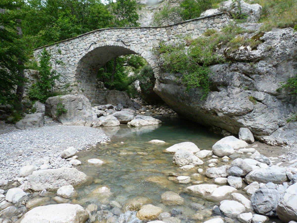 bridge_old_mountain_torrent_old_bridge_alps_summer_hautes_alpes-946085.jpg!d