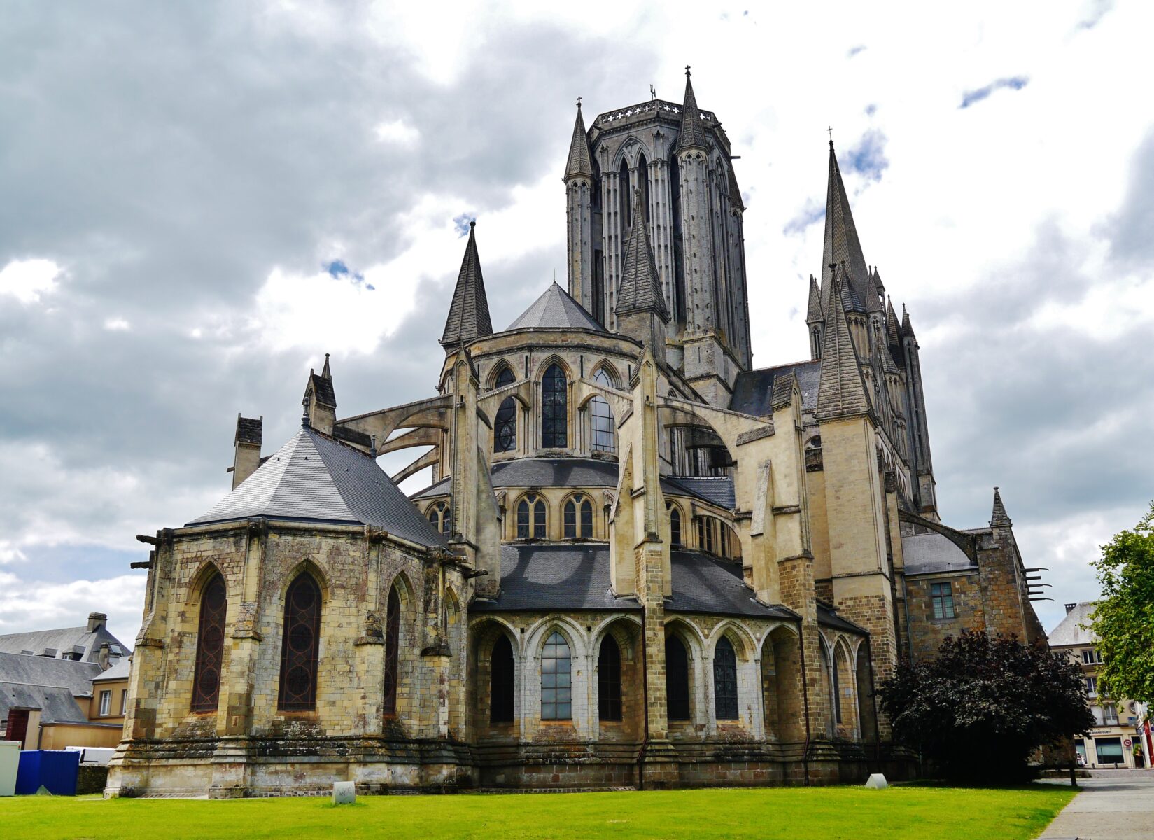 Coutances_Cathédrale_Notre-Dame_Chor_03